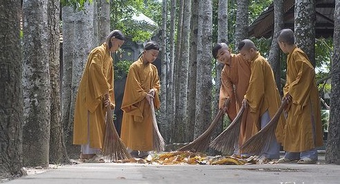 thien-su-thuong-chieu